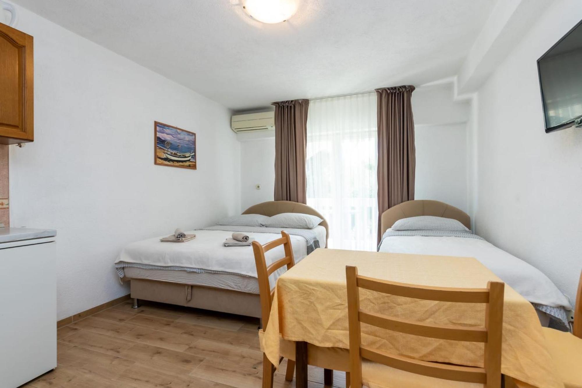 Apartments Dino Kaštela Buitenkant foto